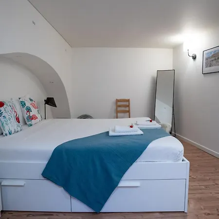 Alfama River View Apartment Lisbon